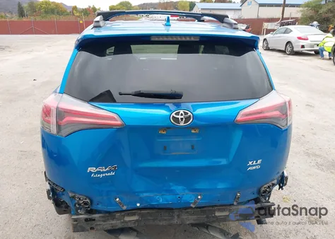 2018 Toyota Rav4 Xle z USA, uszkodzony, nr VIN JTMRFREVXJJ237542